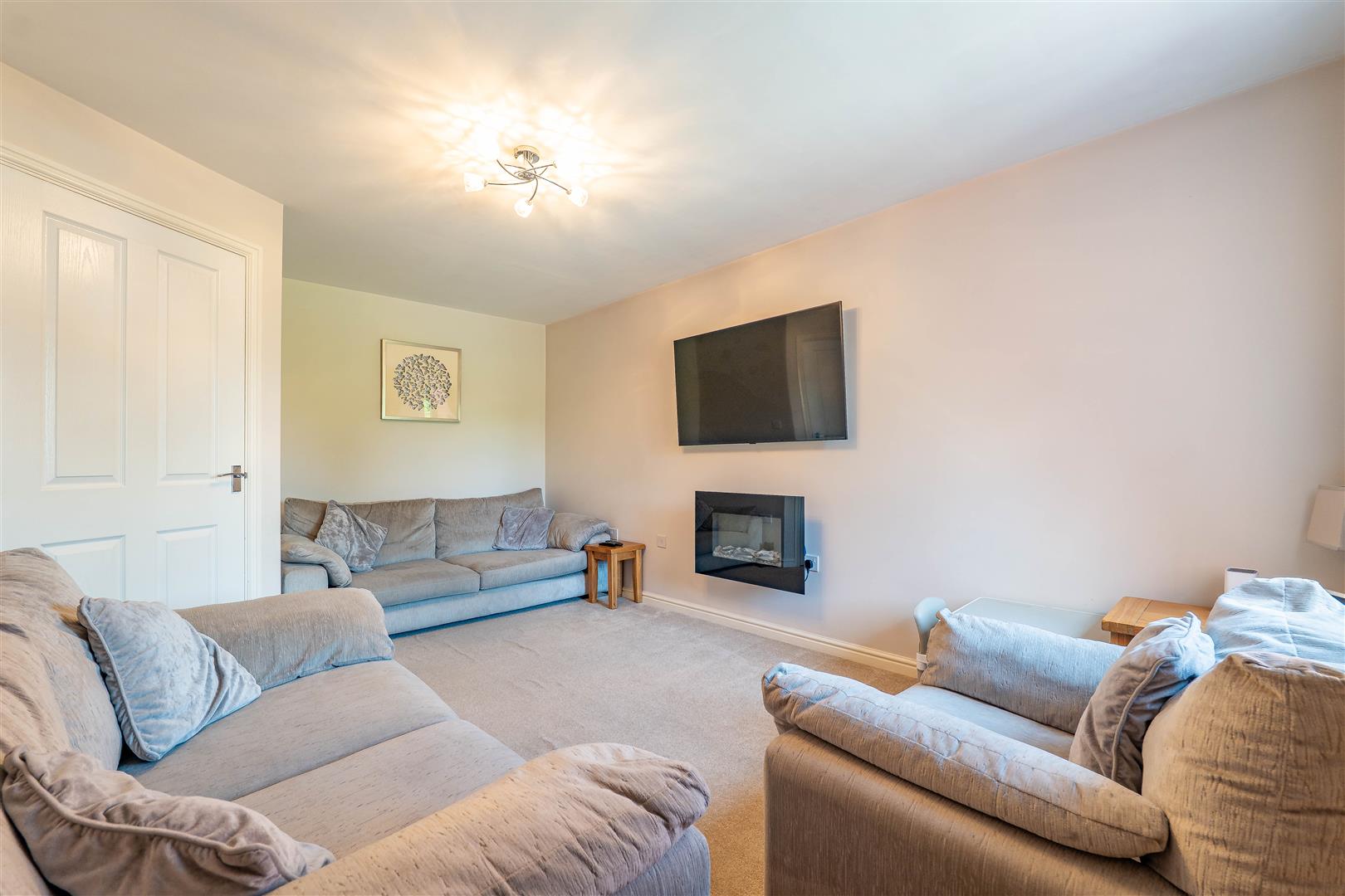 3 bed property in Walnutwood Avenue, Preston
